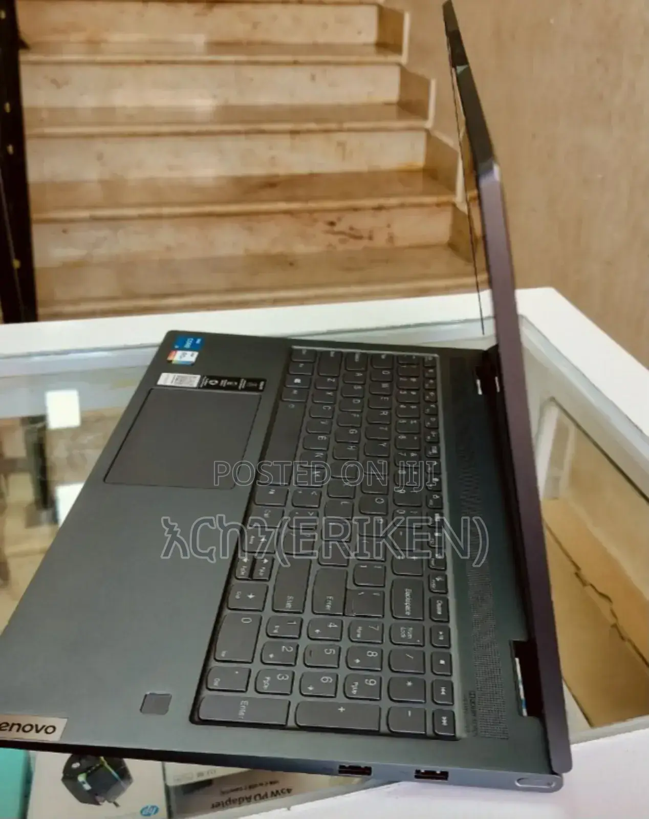 New Laptop Lenovo Yoga 7i 8GB Intel Core I5 SSD 256GB