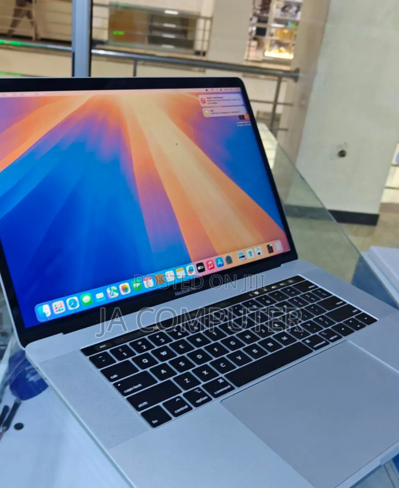 New Laptop Apple MacBook Pro 2019 16GB Intel Core I9 SSD 512GB