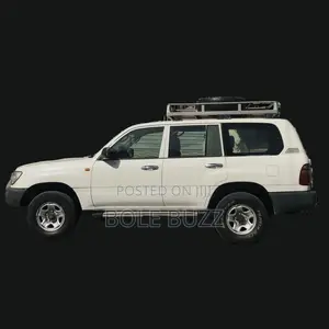 Photo - የሚከራይ መኪና Land Cruiser
