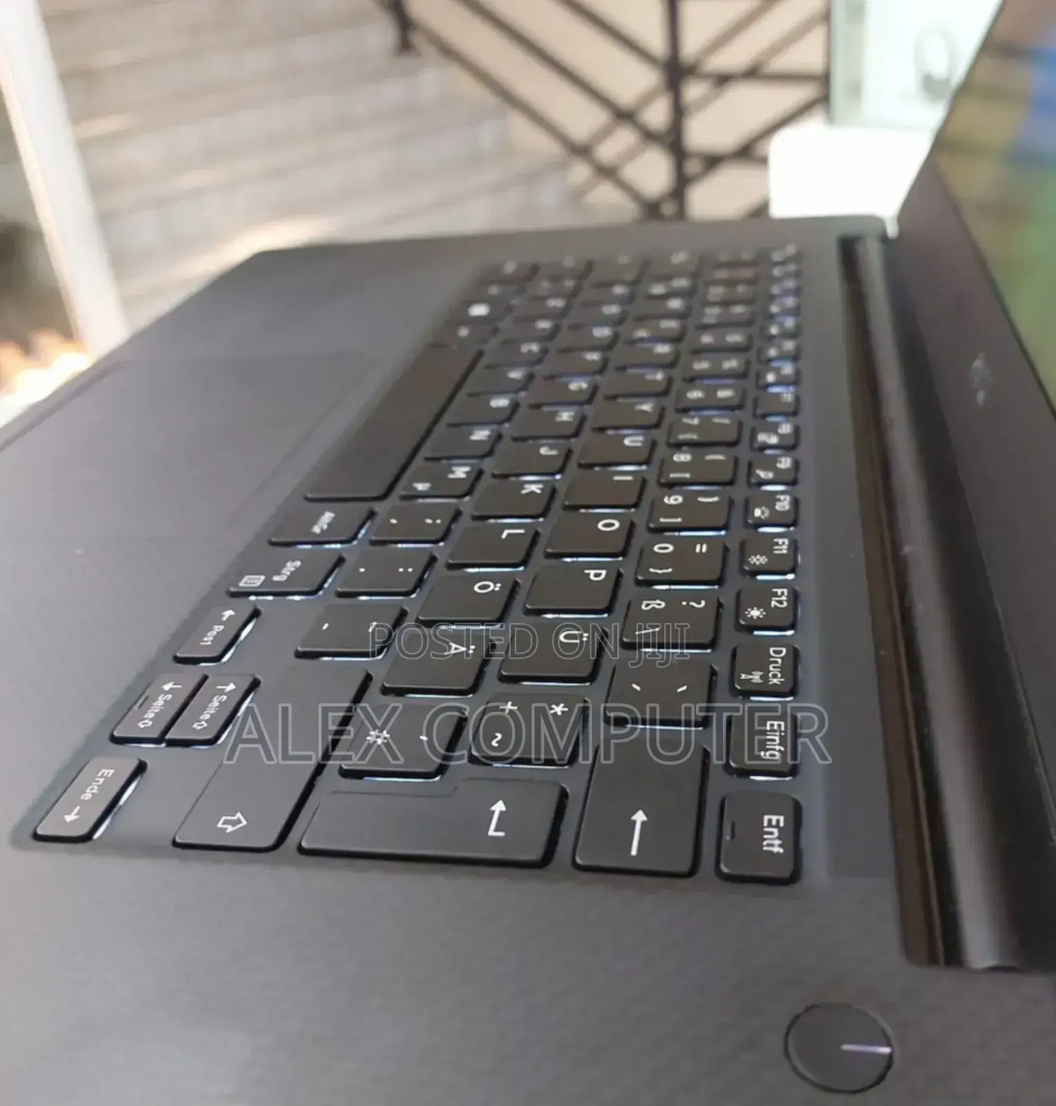 New Laptop Dell Precision 15 3520 16GB Intel Core I7 SSD 512GB