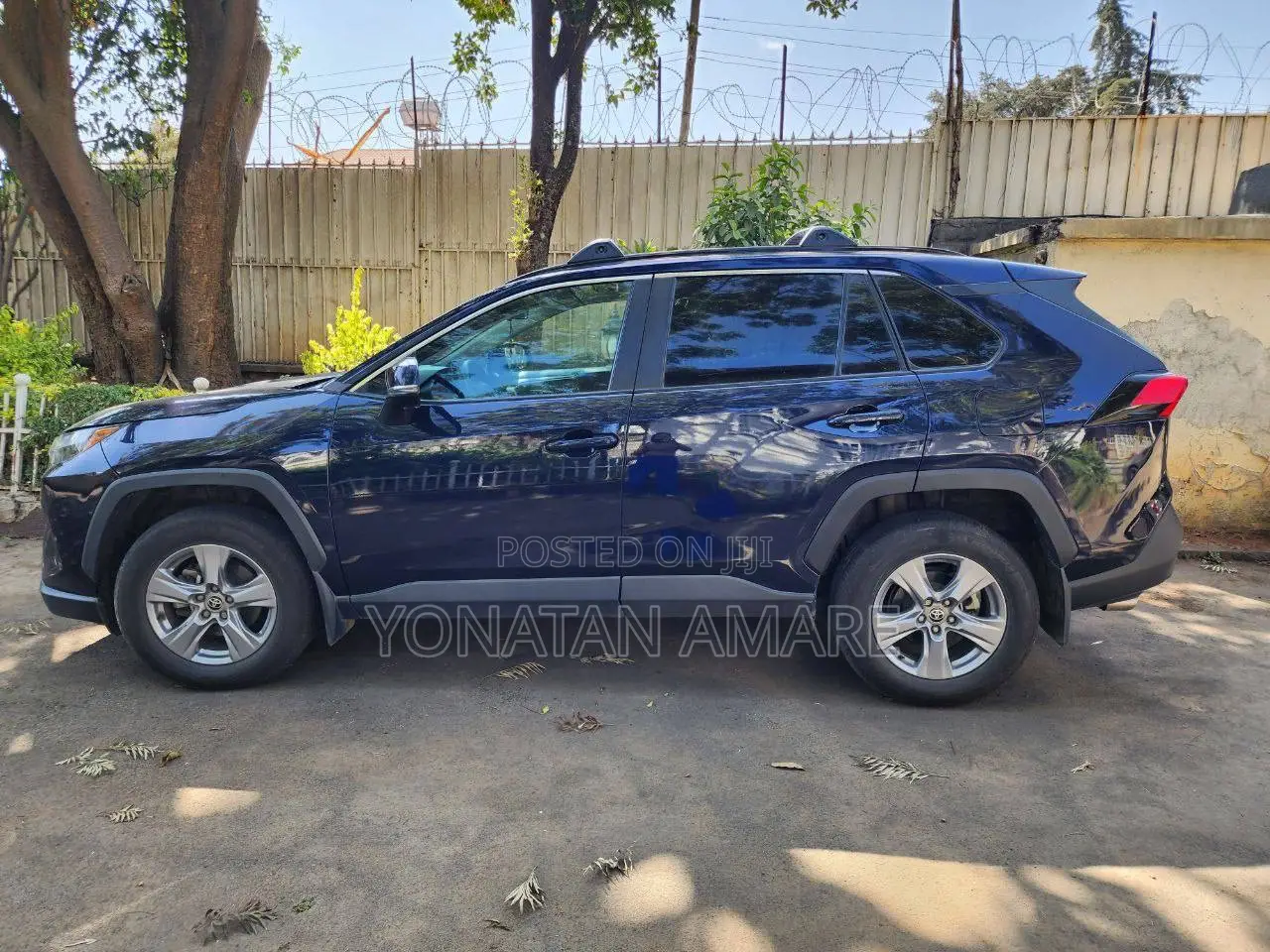 Toyota RAV4 2022 Blue