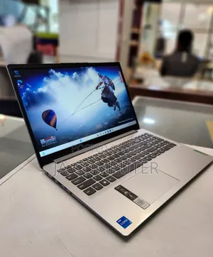 Photo - New Laptop Lenovo Ideapad 3 8GB Intel Core I5 SSD 512GB