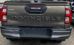 New Toyota Hilux 2023 Green