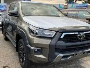 New Toyota Hilux 2023 Green