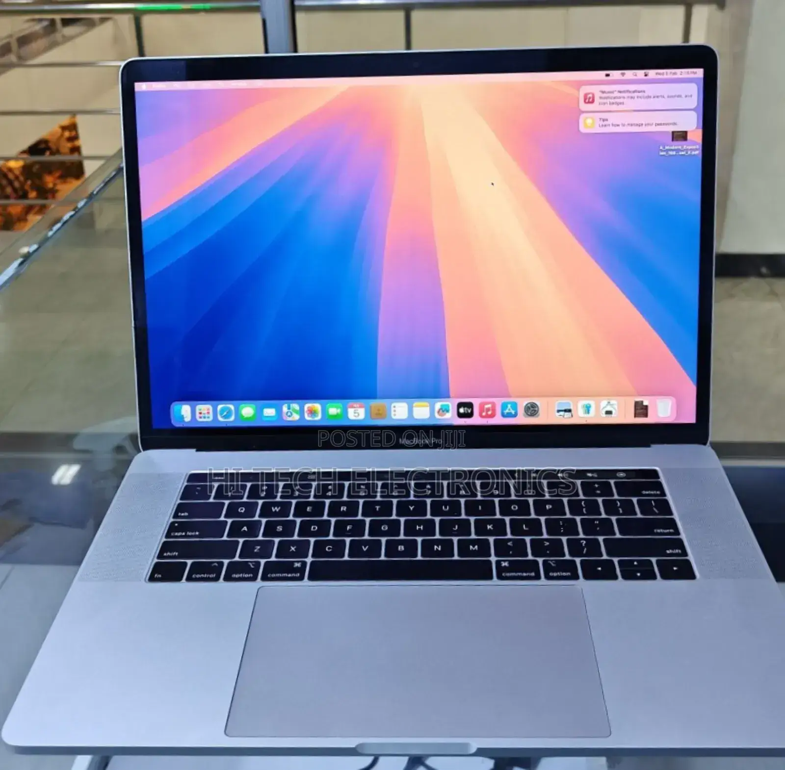 New Laptop Apple MacBook Pro 2019 16GB Intel Core I9 SSD 512GB