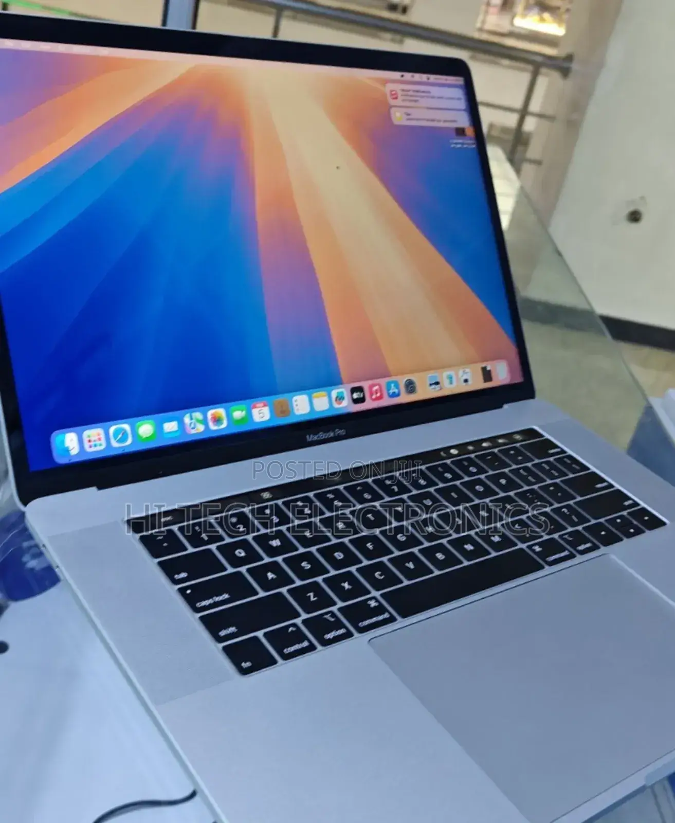 New Laptop Apple MacBook Pro 2019 16GB Intel Core I9 SSD 512GB