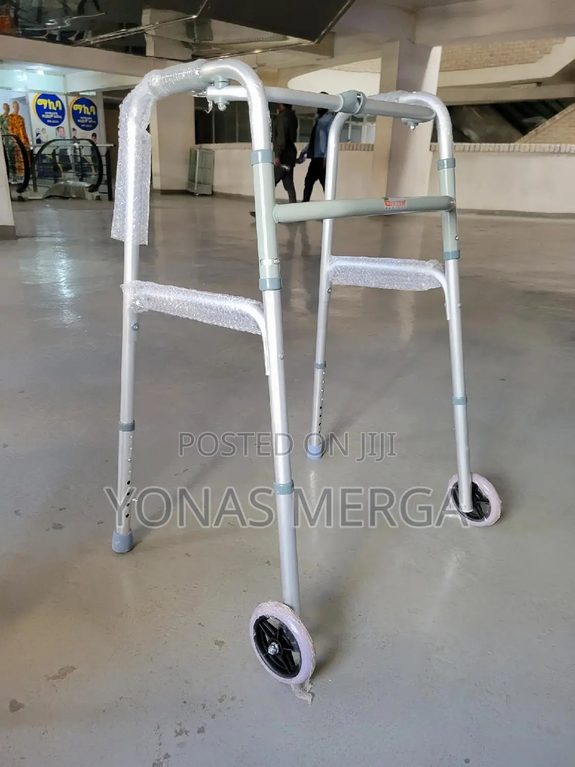 4legged Walker፵§Walker፱×(No Wheels), Rolling (With Wheels)