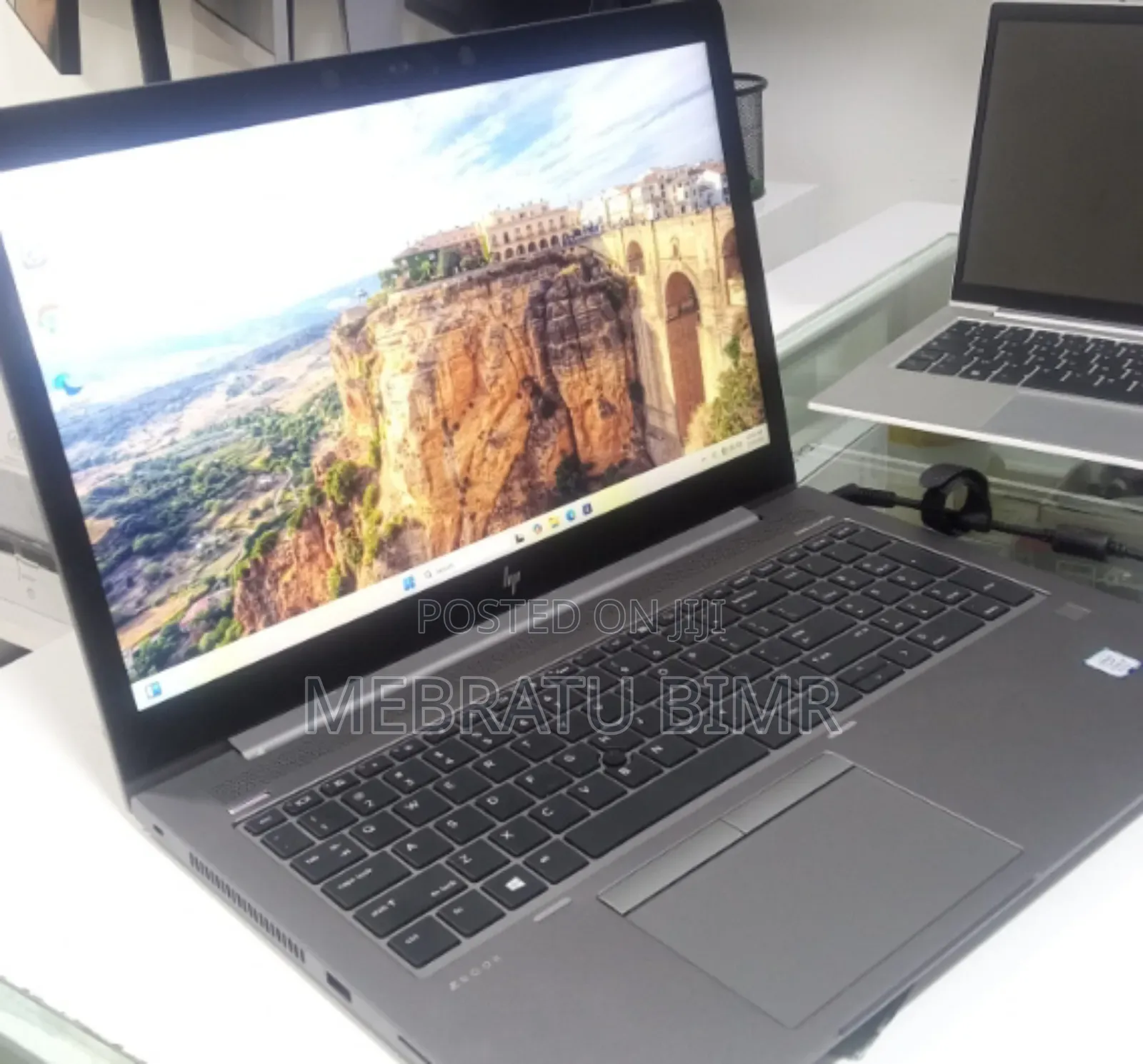 New Laptop HP ZBook 15u G5 16GB Intel Core I7 SSD 512GB