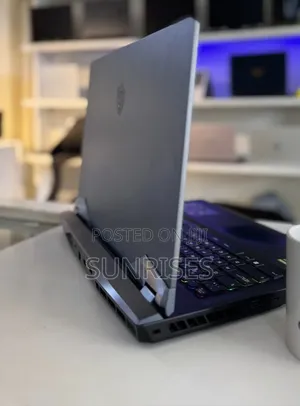 New Laptop MSI Raider GE76 12UGS 16GB Intel Core I7 SSD 1T