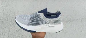 Photo - Skechers Gowalk Max Walker