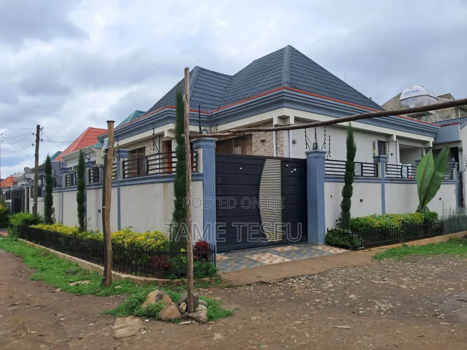 Furnished 3bdrm House in Summit, Bole for sale