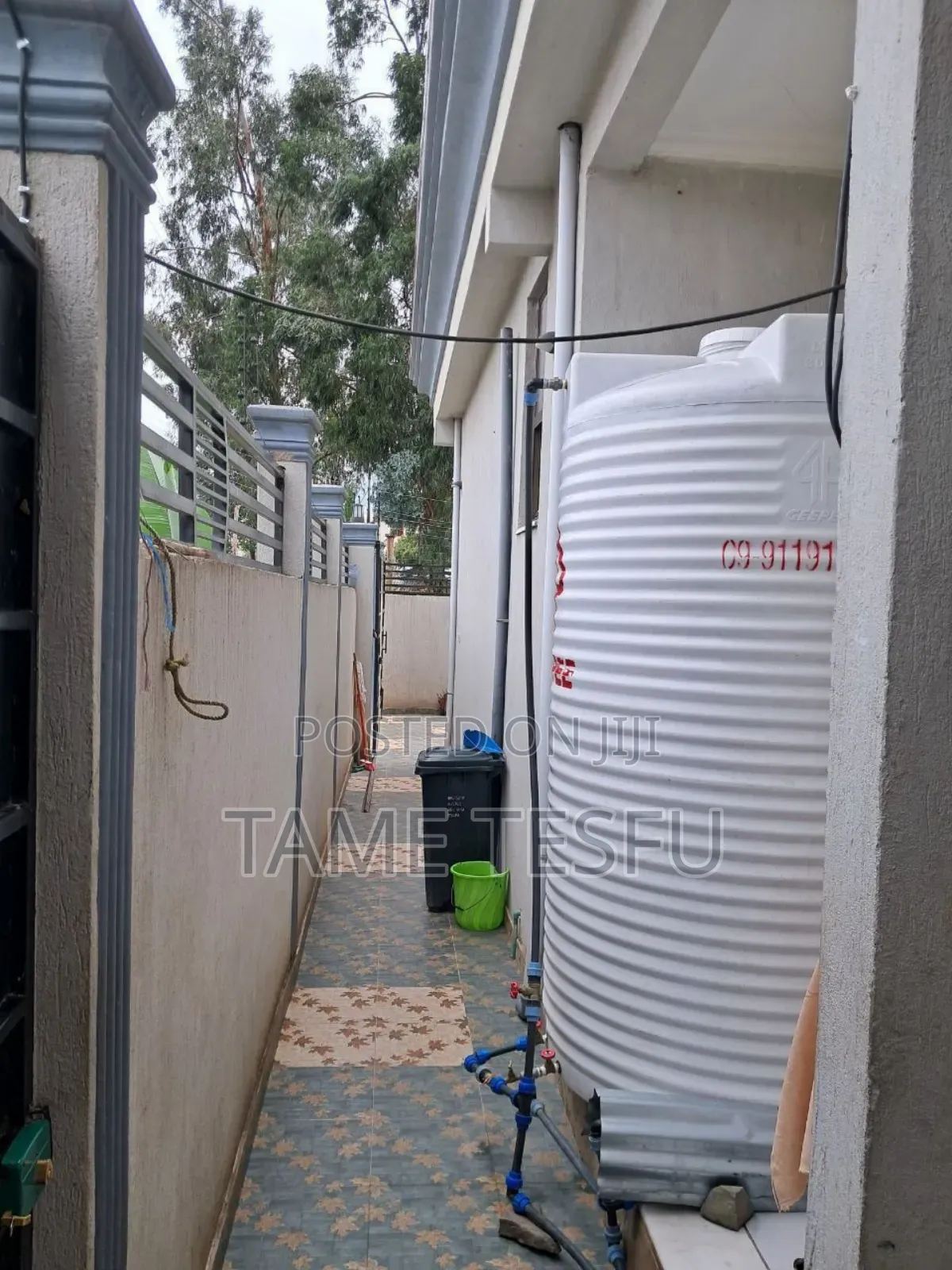 Furnished 3bdrm House in Summit, Bole for sale