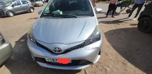 Photo - Toyota Yaris 2014 Silver