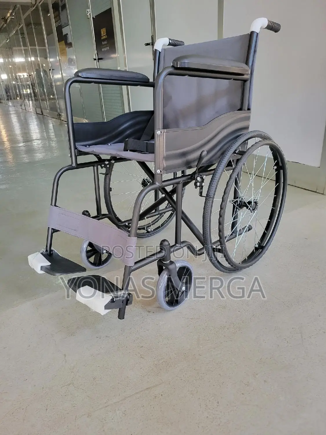 Wheelchair - Hold 150 Kg + 55 Cm Seat Width + Self Propelled