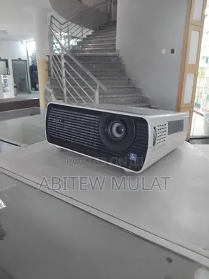 Sony VPL-Ex 100 Projector