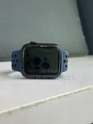 Photo - Apple Watch Series 7 45mm