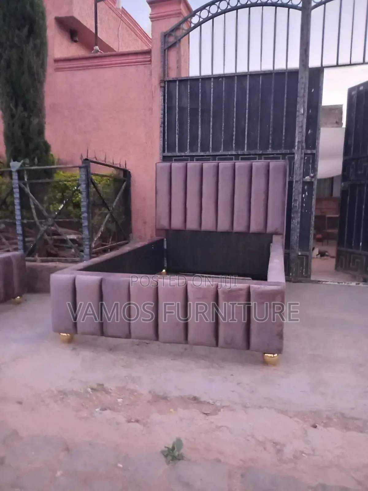 Bed አልጋ Tapesary