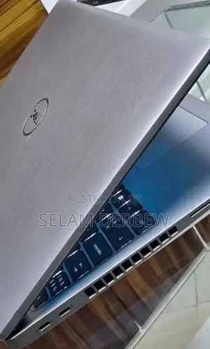 New Laptop Dell Precision 5520 32GB Intel Core I7 SSD 512GB