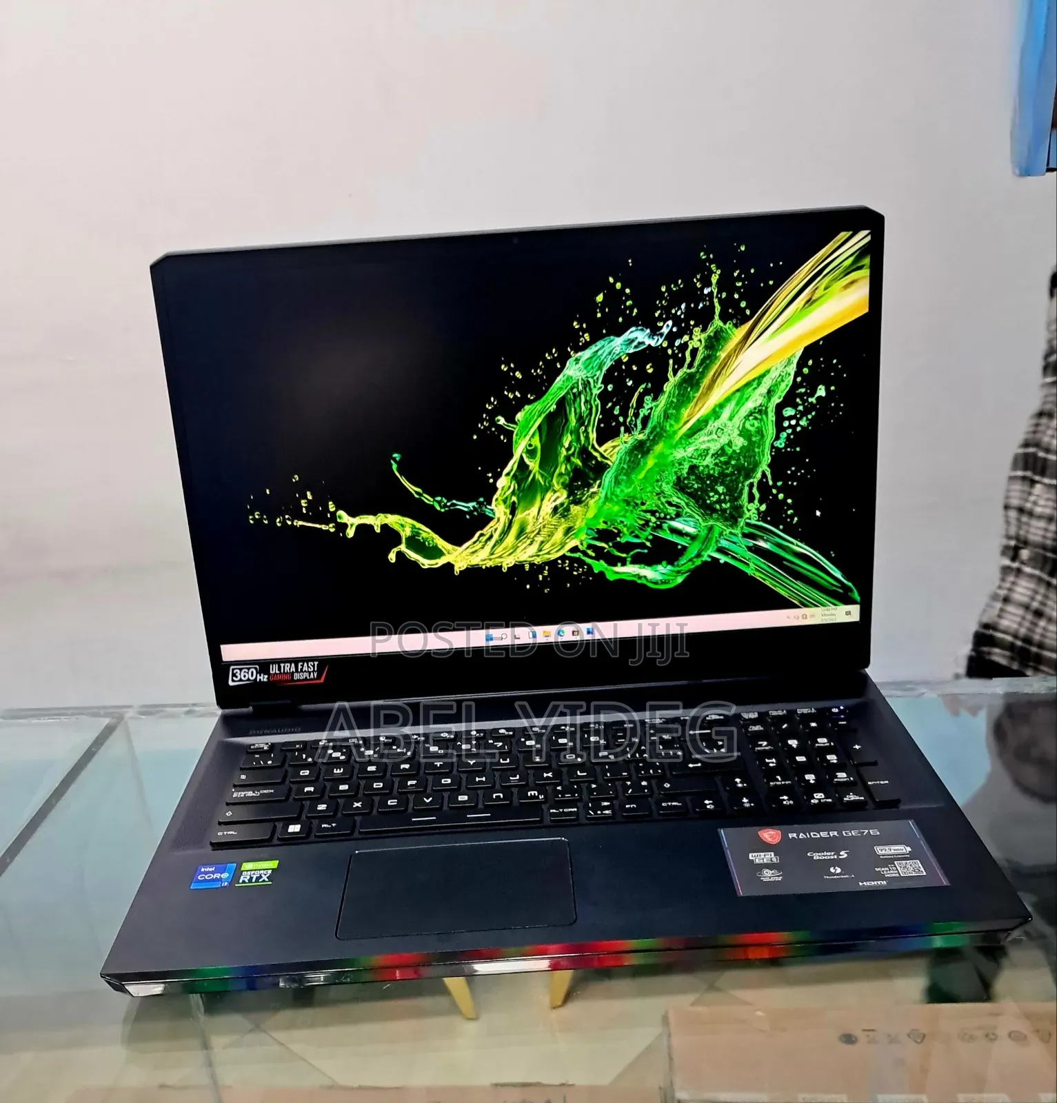 New Laptop MSI Raider GE76 12UGS 32GB Intel Core I7 SSD 1T