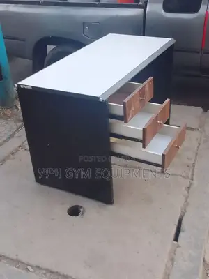 Photo - የቢሮ ጠረፔዛ Office Table