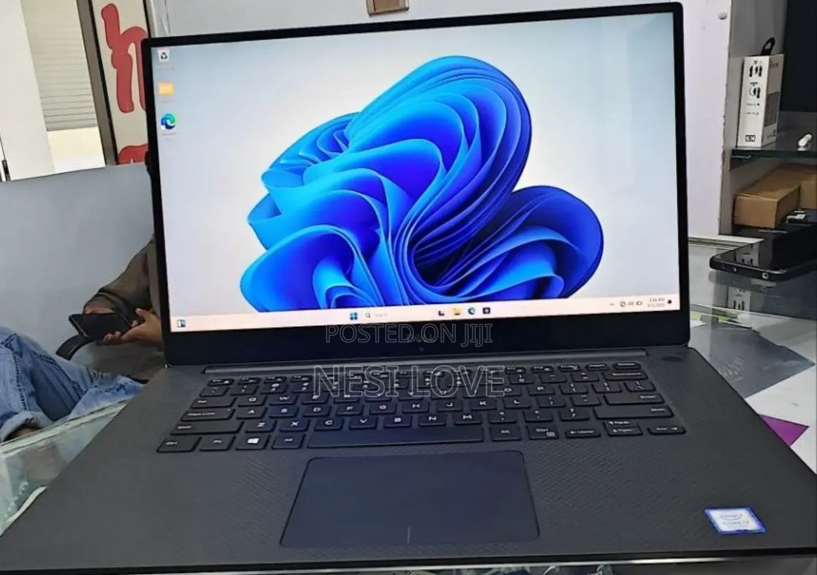 New Laptop Dell XPS 15 32GB Intel Core I7 SSD 1T