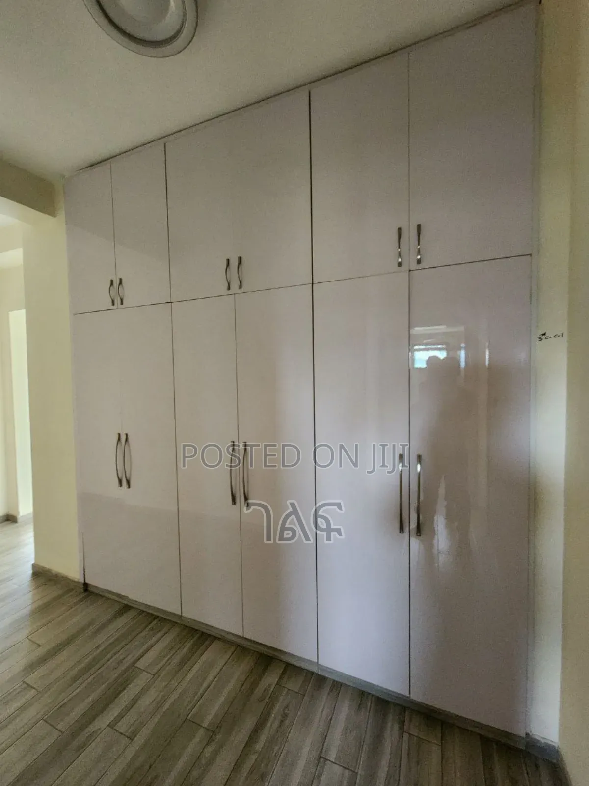2bdrm Apartment in የሚገኘው ቦሌ መድሃንያለም ዮድ, Bole for sale