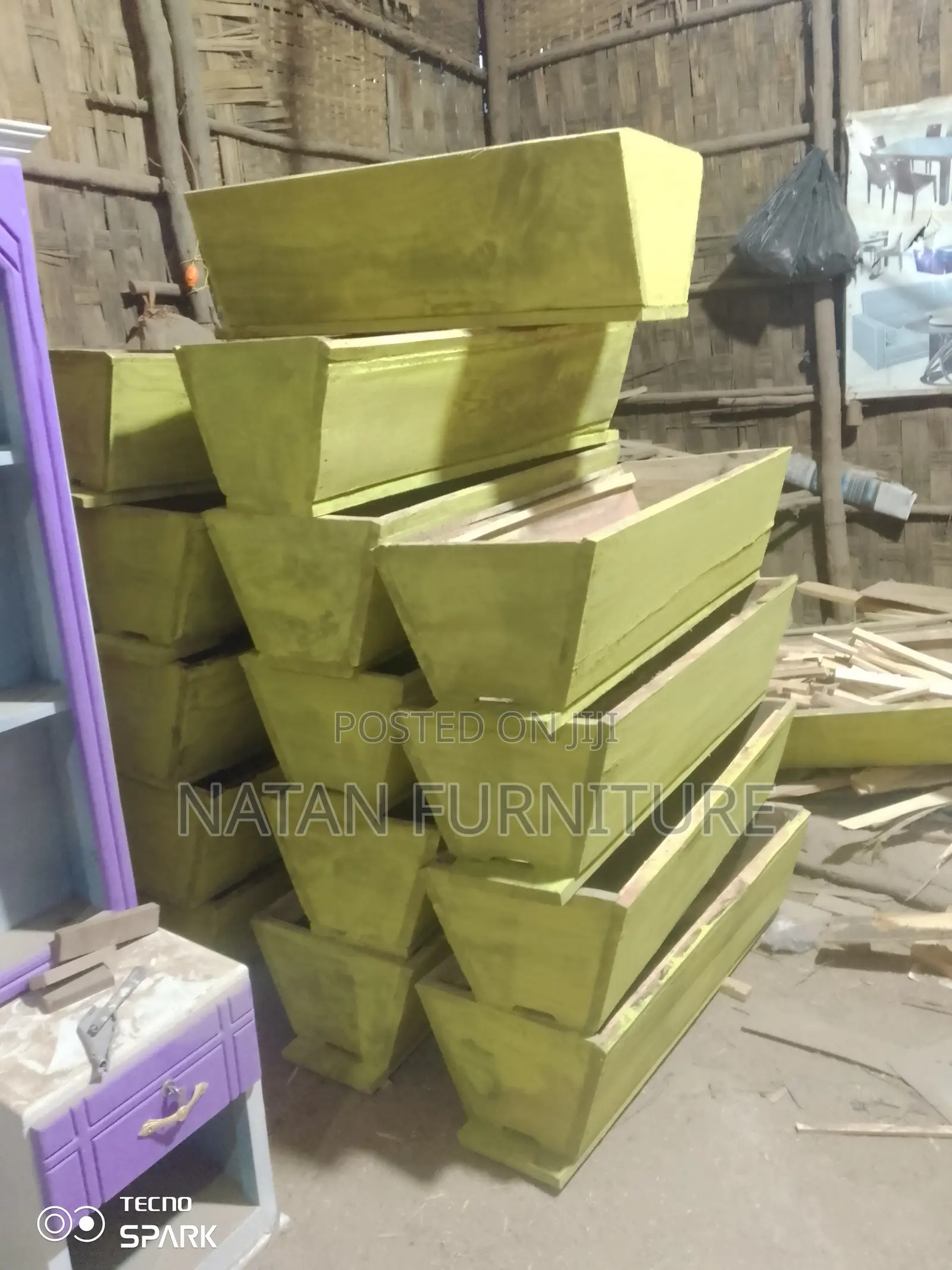 ዘመናዊ የንብ ቀፎ (The Beehive) ሙሉ በሙሉ ጥራት ባለው ዋንዛ እንጨት የተሰራ