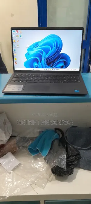 New Laptop Dell Inspiron 15 8GB Intel Core I3 SSD 512GB