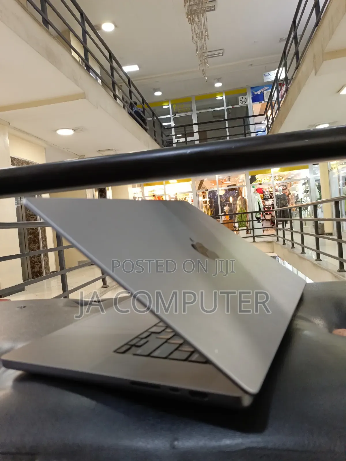 New Laptop Apple MacBook Pro 2021 M1 16GB Apple M1 Pro SSD 1T