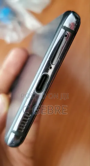 Photo - Samsung Galaxy S21 5G 128 GB Gray