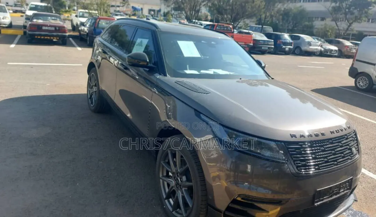 New Land Rover Range Rover Velar S 2024 Gold