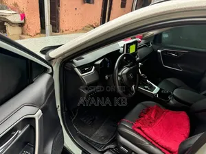 Toyota RAV4 Hybrid 2023