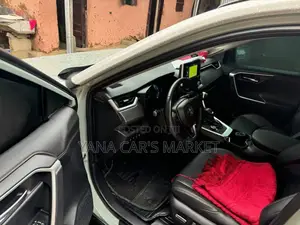 Toyota RAV4 Hybrid 2023