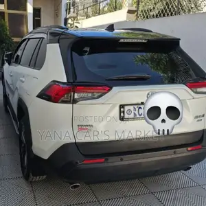 Toyota RAV4 2023 White