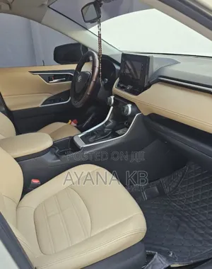 Toyota RAV4 2023 White