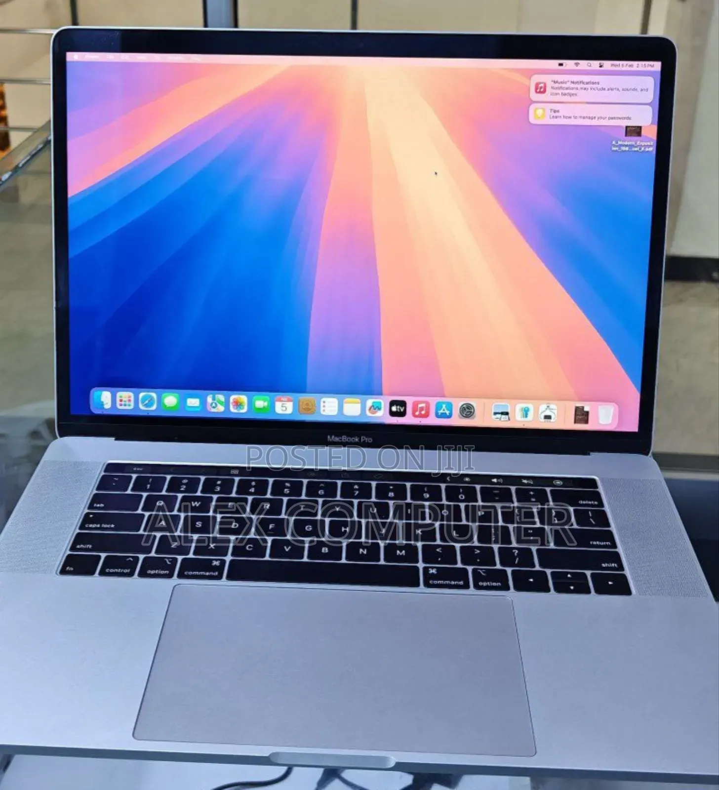 New Laptop Apple MacBook Pro 2019 16GB Intel Core I9 SSD 512GB