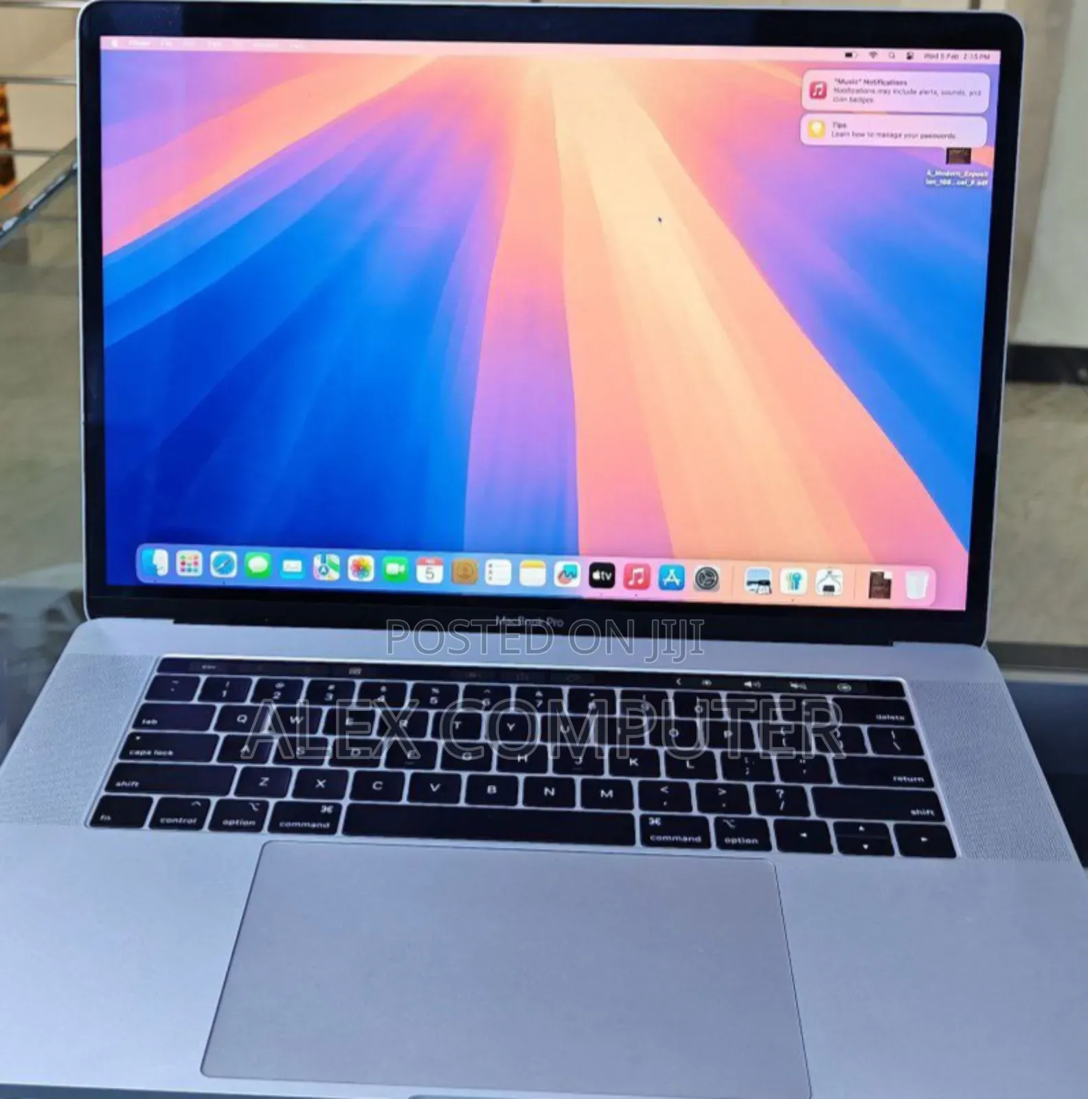 New Laptop Apple MacBook Pro 2019 16GB Intel Core I9 SSD 512GB