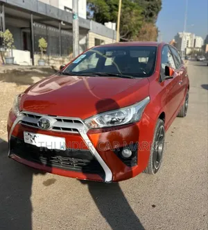 Toyota Yaris 2015 Red
