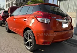 Toyota Yaris 2015 Red
