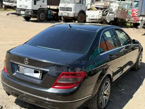 Mercedes-Benz C180 2009 Black