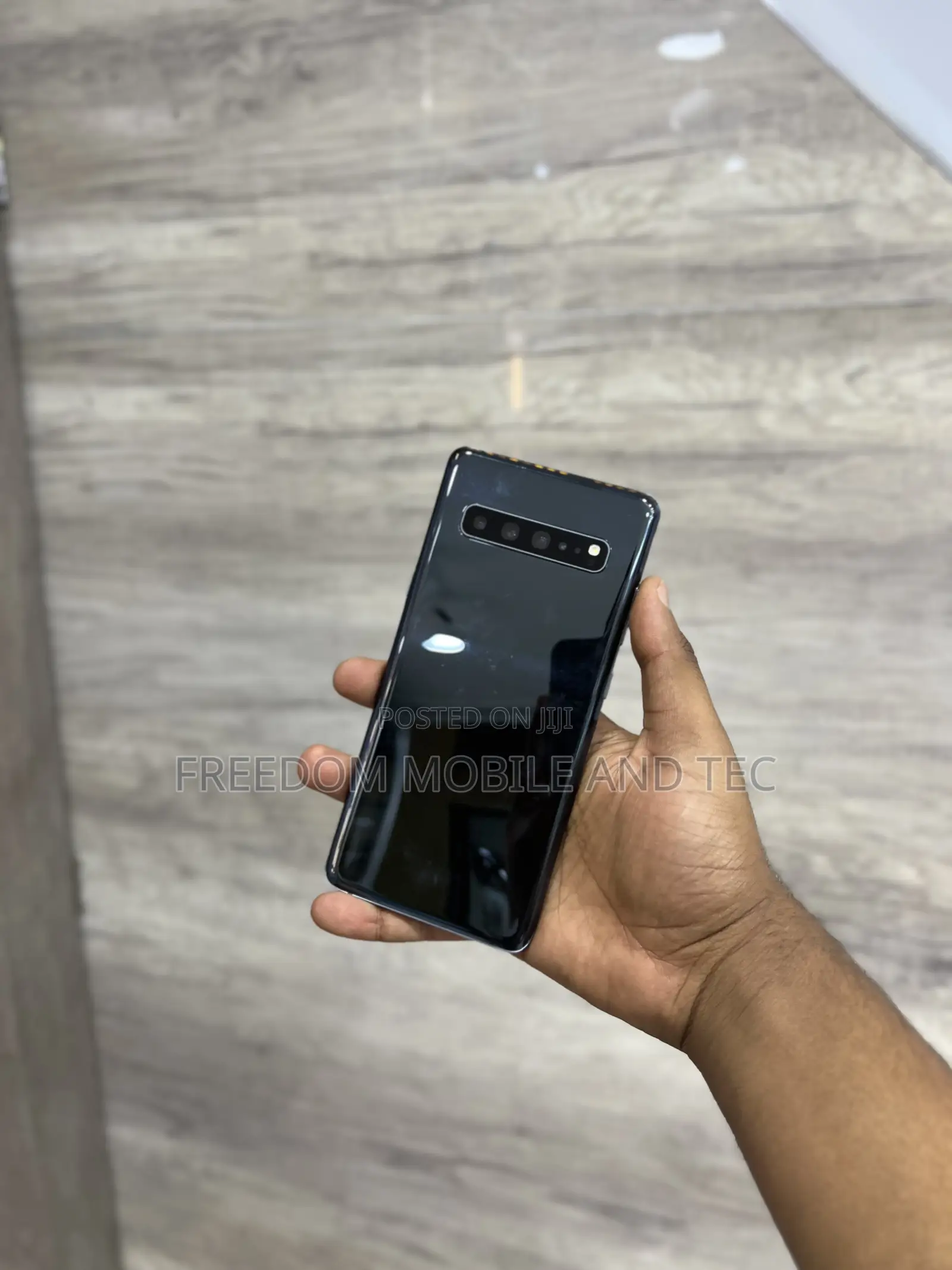 New Samsung Galaxy S10 5G 256 GB Black