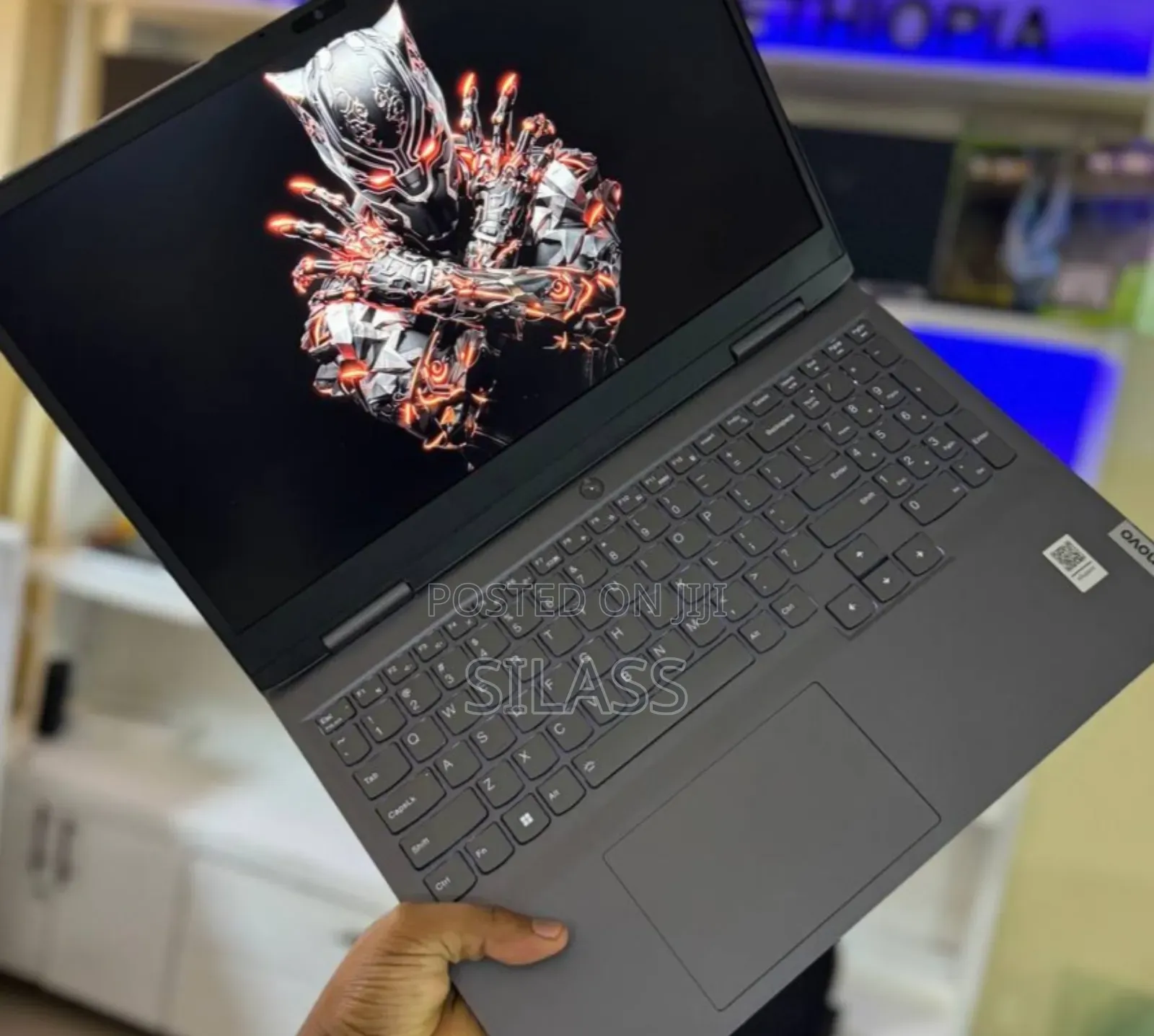 New Laptop Lenovo LOQ 15IRH8 16GB Intel Core I5 SSD 512GB