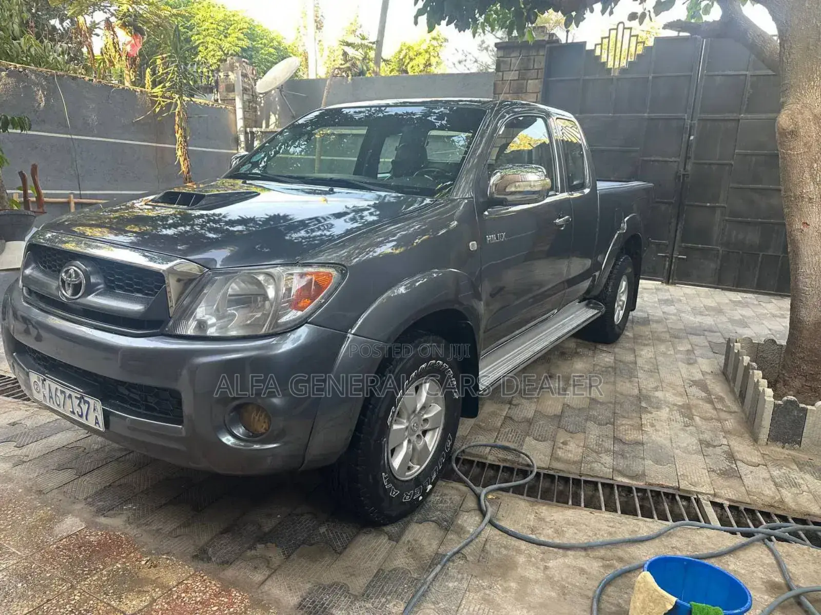 Toyota Hilux 2010 Black