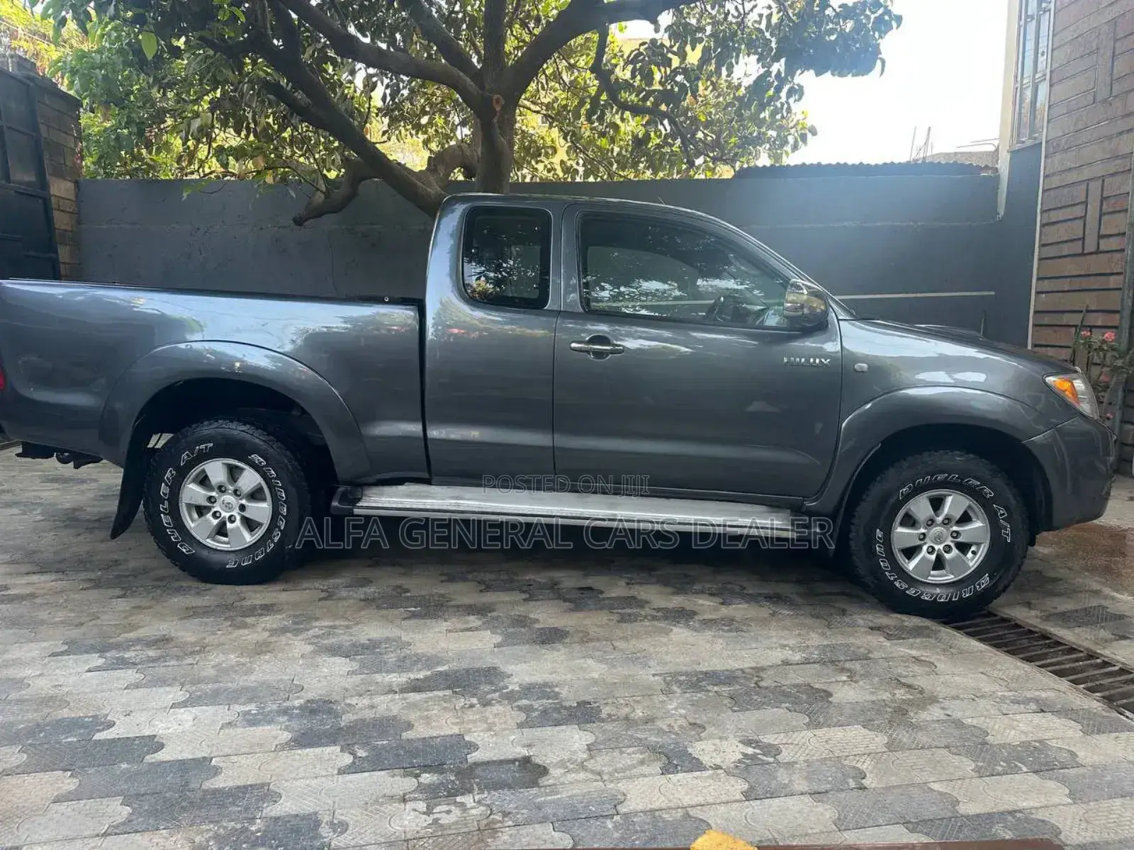 Toyota Hilux 2010 Black