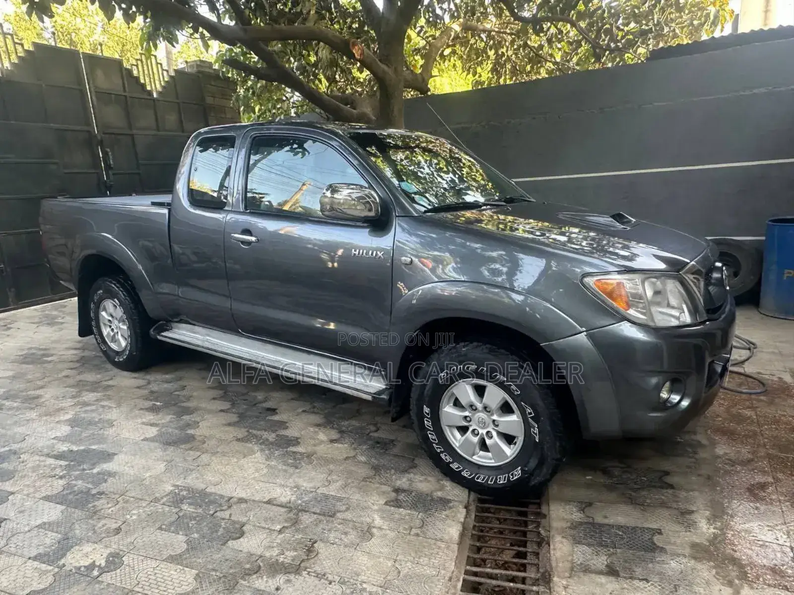 Toyota Hilux 2010 Black