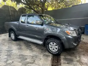 Toyota Hilux 2010 Black