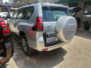 Toyota Land Cruiser Prado 2021 Silver