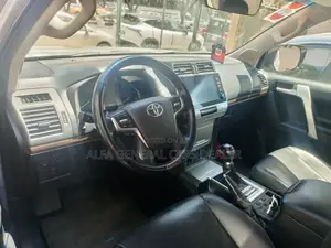 Toyota Land Cruiser Prado 2021 Silver