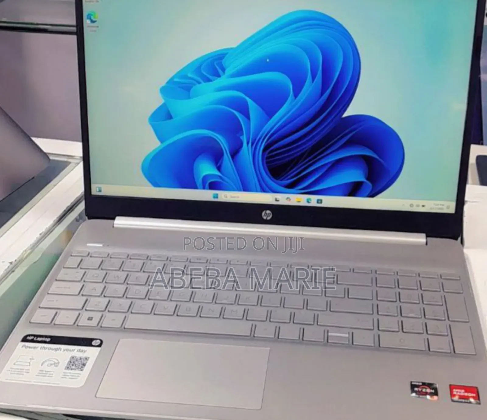 New Laptop HP 12GB AMD Ryzen 5 SSD 256GB