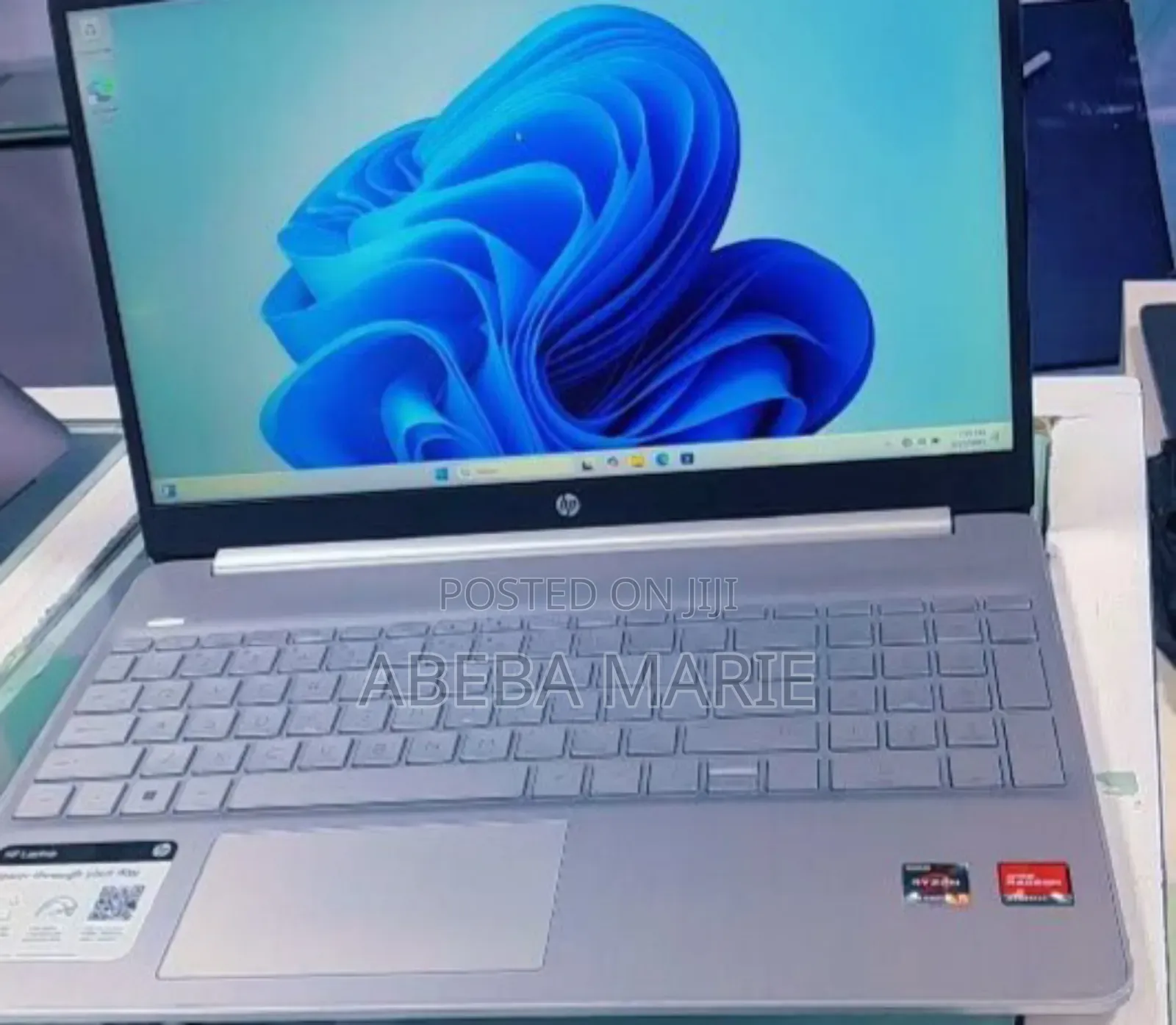 New Laptop HP 12GB AMD Ryzen 5 SSD 256GB